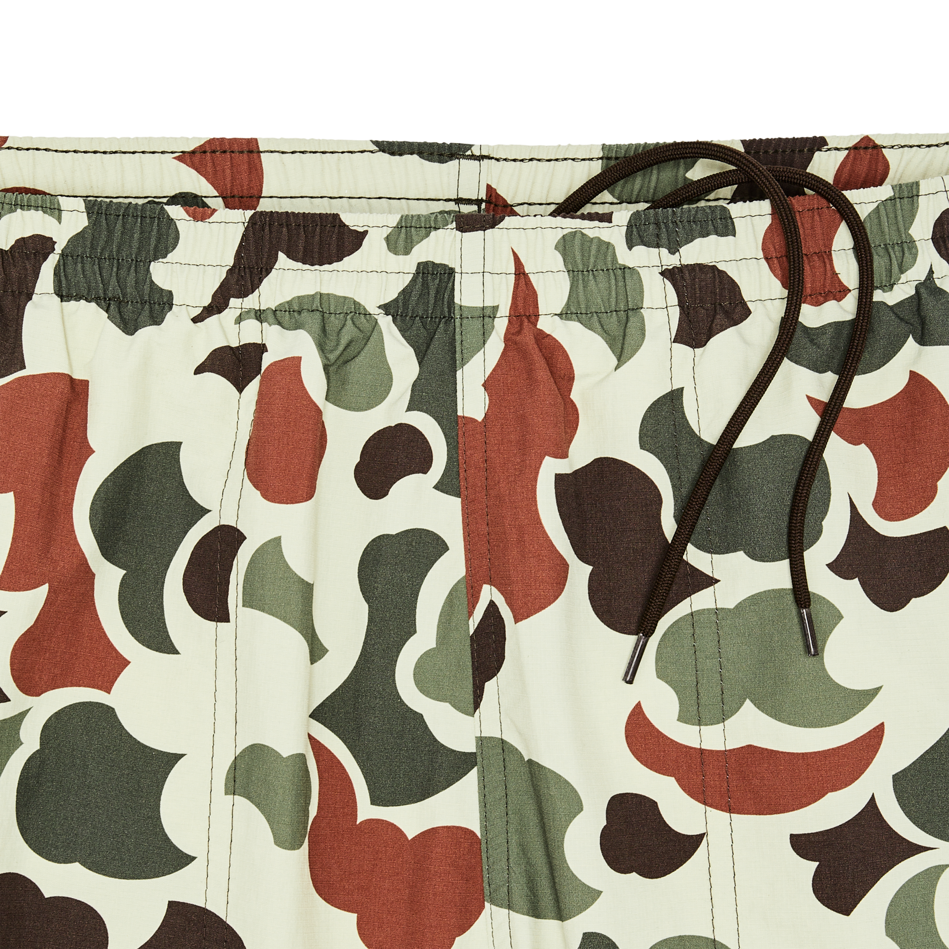 Alternate view of the Filson Oxbow Lake Trunks - Shrub Camo