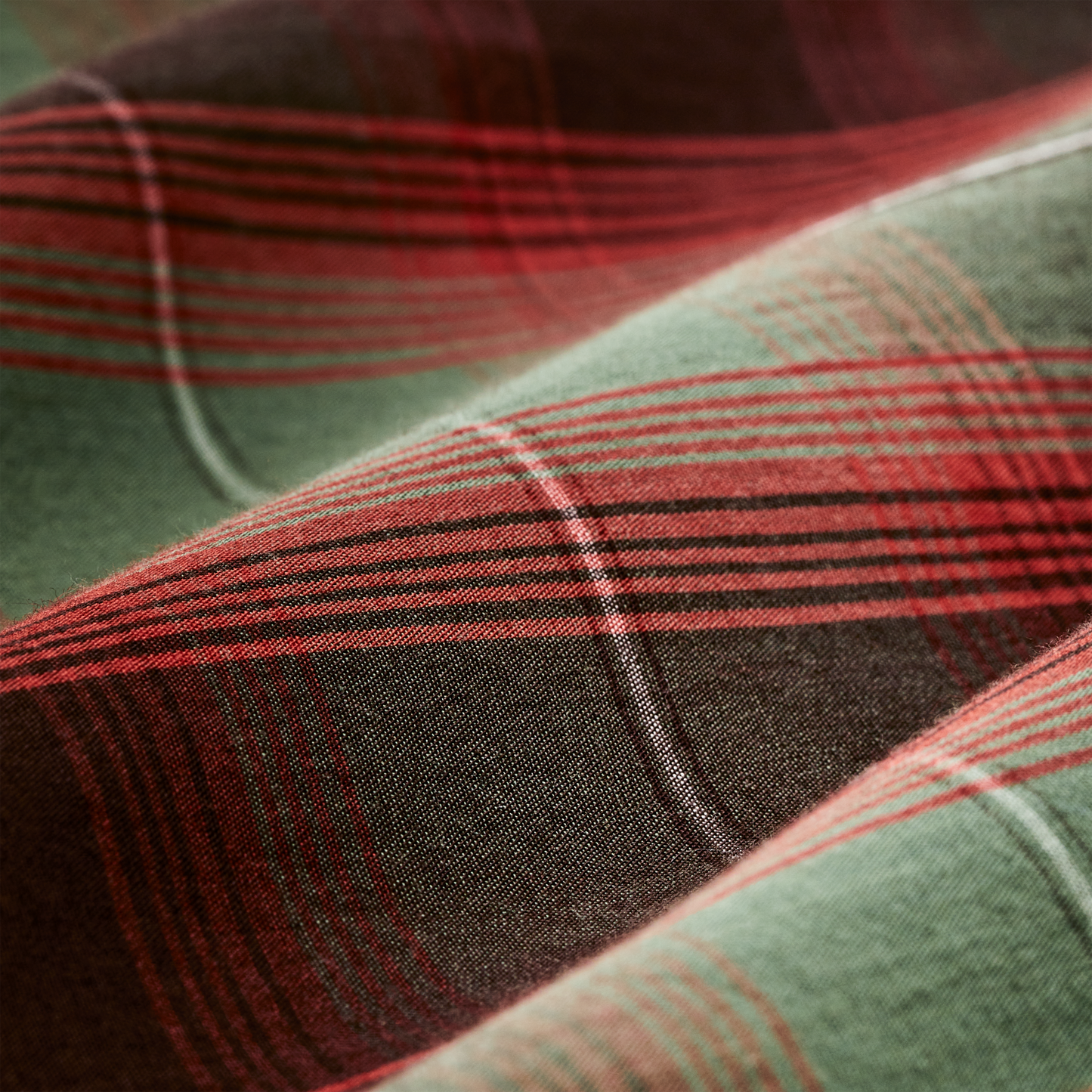 Alternate view of the Filson Filson's Washed Short Sleeve Feather Cloth Shirt - Green / Red / Black Ombre