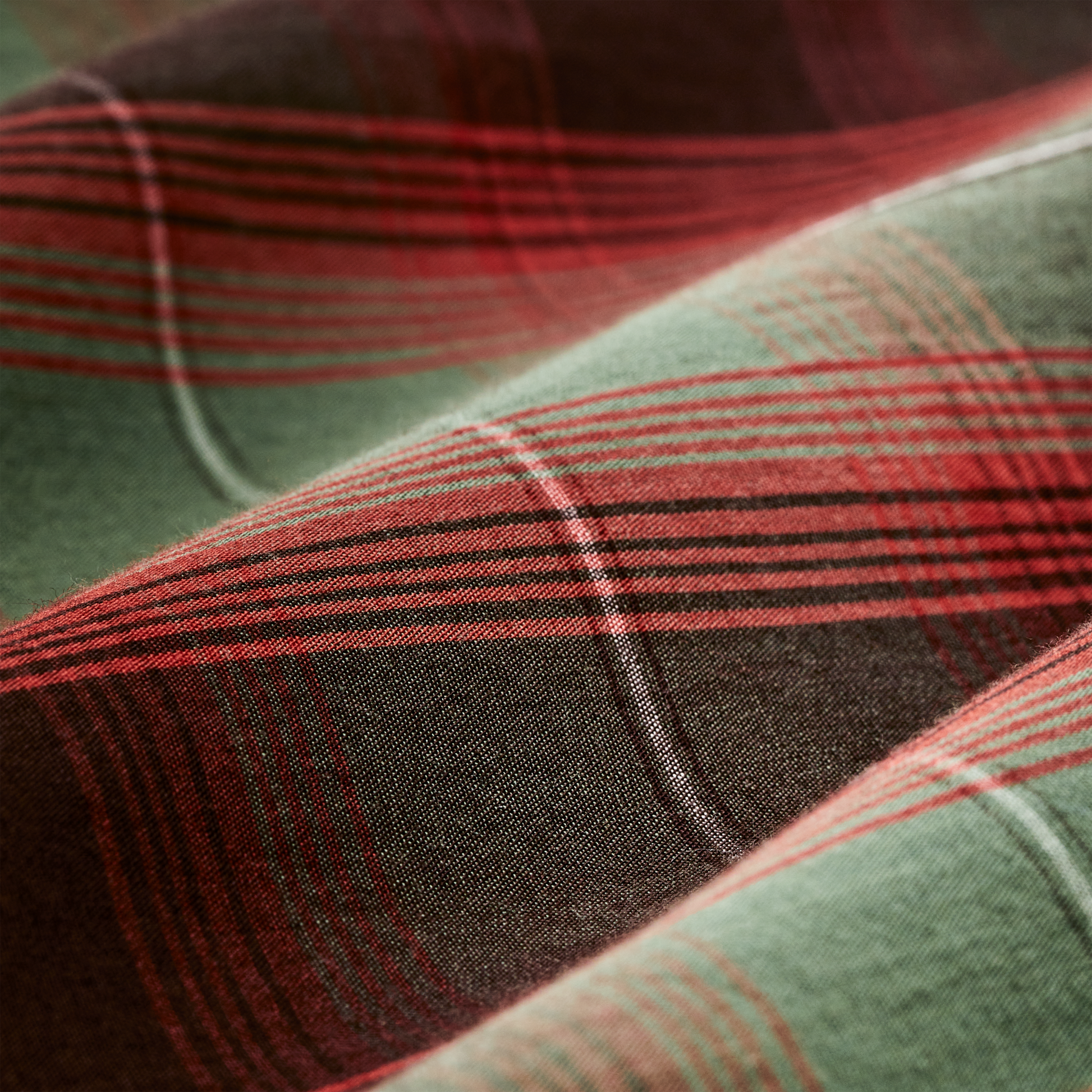 Alternate view of the Filson Filson's Washed Short Sleeve Feather Cloth Shirt - Green / Red / Black Ombre